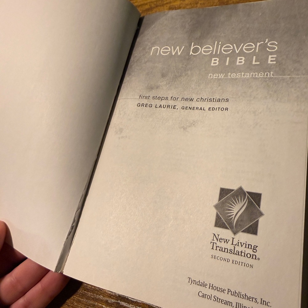 New Believer's Bible New Testament NLT Greg Laurie Second Edition Softcover - Picture 4 of 6